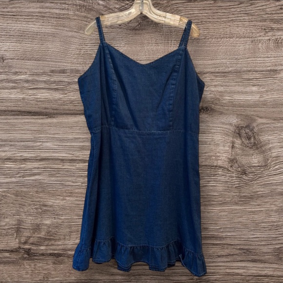 Old Navy Tops - OLD NAVY MEDIUM WASHED RUFFLED CAMI DRESS